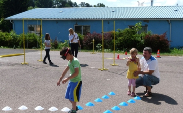 Közlekedett a család