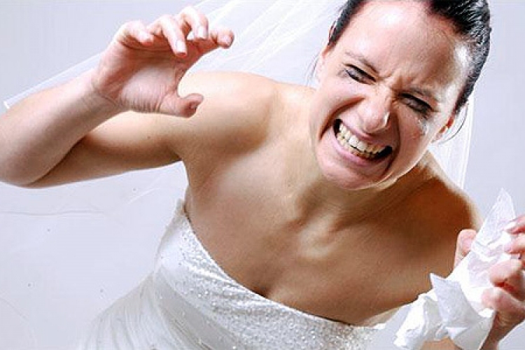 'Használt' esküvői tortát árult a neten egy csalódott menyasszony