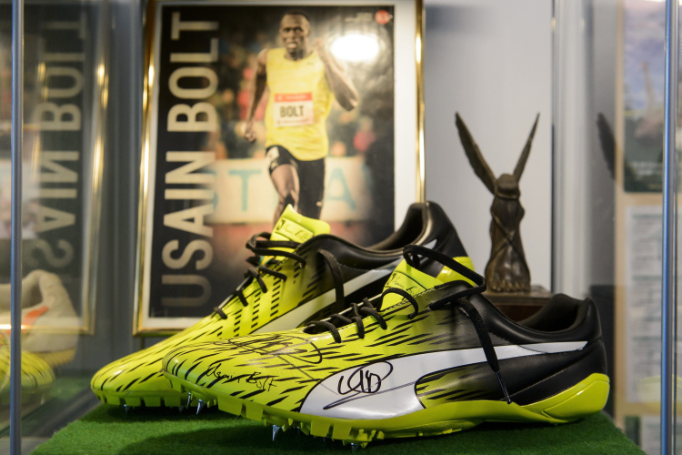 Usain Bolt cipőjével bővült a somoskői sportcipőmúzeum gyűjteménye