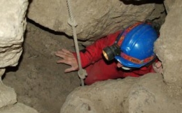 Átszabta a földrengés az ágasvári barlangot