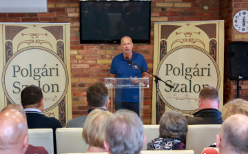 Nagy sikerű előadást tartott Salgótarjánban Georg Spöttle.