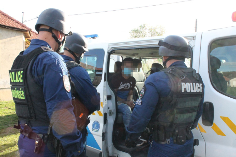 Felszámolt egy nőket futtató bandát a rendőrség - VIDEÓ