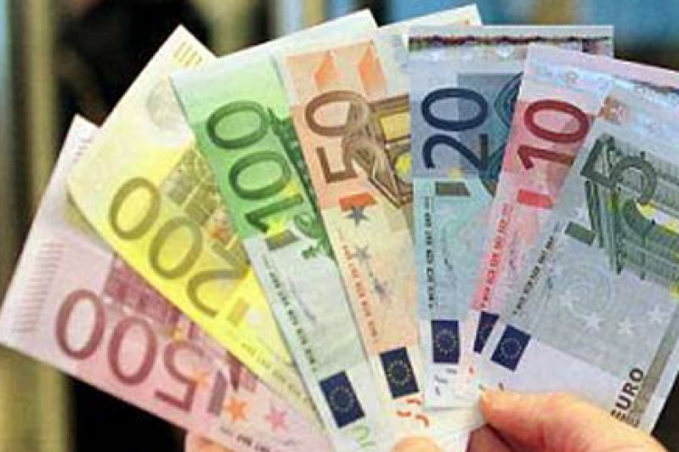 Devizapiac - Gyengült a forint, 314 felett az euró