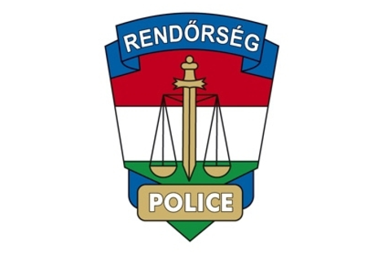 Gépkocsikat törtek fel