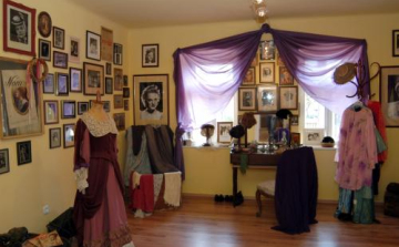 Megnyitják a Tolnay Klári Emlékházat Mohorán