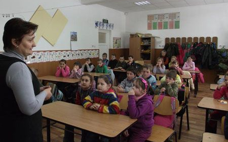 Tizenöt gyereket irattak be első osztályba a losonci magyar iskolában