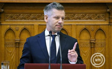 Magyar Péter: botrányos módon esik szét az egykori állampárt