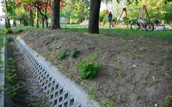 Vádirat lett a lökdösődés vége