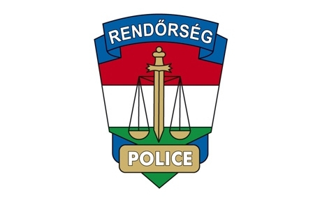 Megrúgta a biztonsági őrt