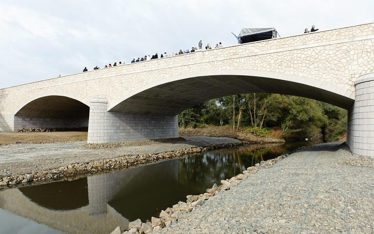Munkahelyeket és fellendülést remélnek