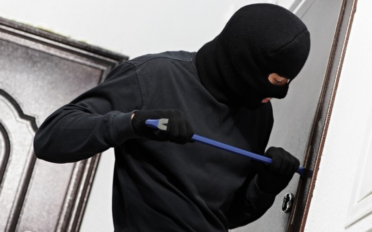 Betört szomszédjához