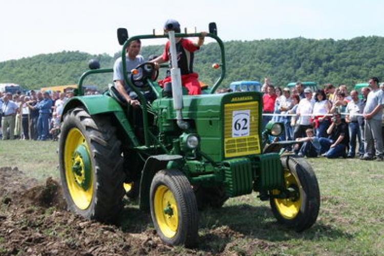 Traktormajális Bokoron: megszólal a Traktorrádió