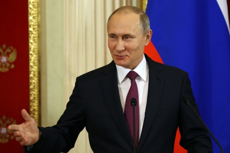 Putyin szerint külföldiek biológiai mintát gyűjtenek orosz állampolgároktól