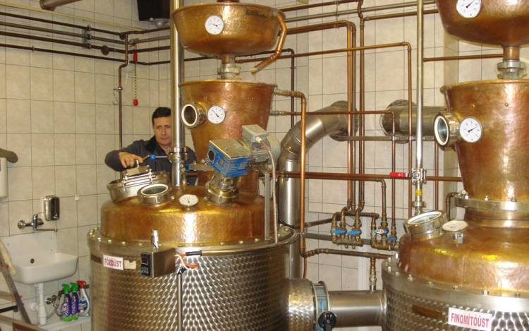 Etesi szerencsepatkó öregetesi málnapálinkával!