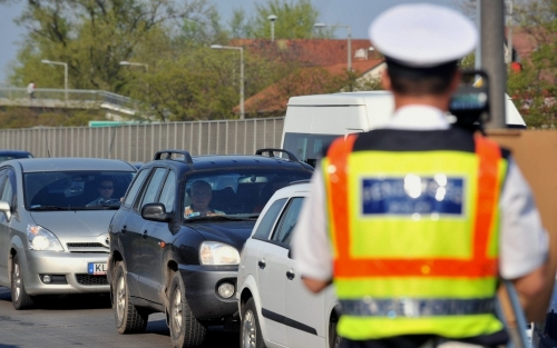Felborult teherautó miatt teljes útzár az M0-áson