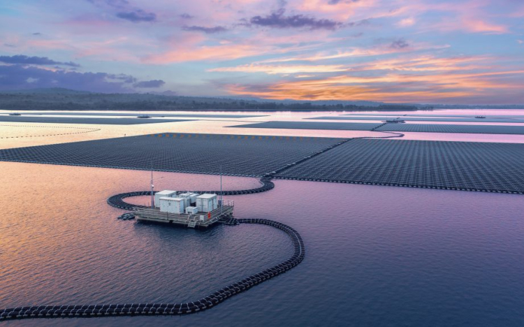 Európában építik meg a világ legnagyobb tengeri naperőművét