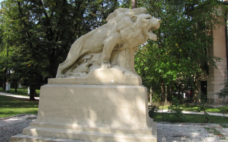 Felújítják az emlékművet