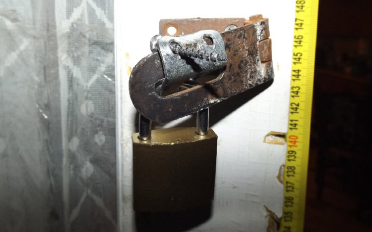 Albérlőjétől lopott