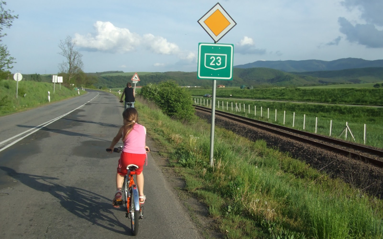 Felújítás az utakon