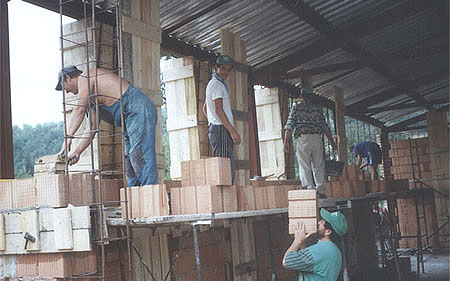 Tovább romlottak a lakásépítési adatok