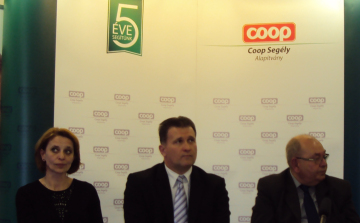 Élelmiszertámogatás gyermekeknek, rászorulóknak