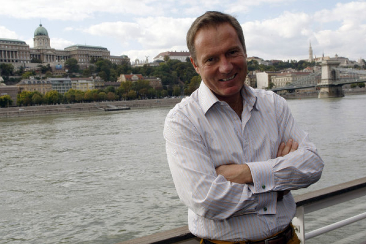 Arannyá válik, amihez Frei Tamás kezd