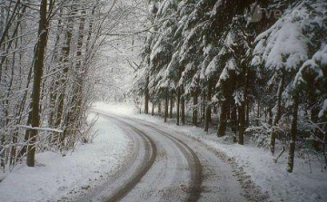 Csúsznak az utak: közlekedjünk óvatosan! 