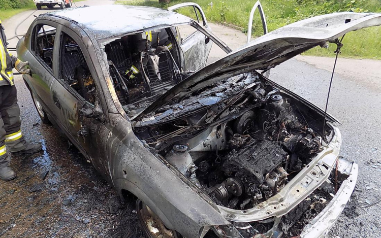 Falomlás és autótűz