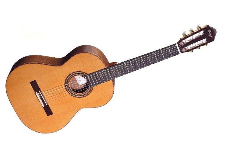 Újra indul a gitároktatás Salgótarjánban