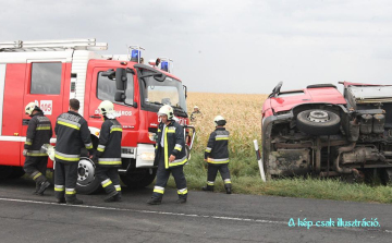 Fertőtlenítőszer ömlött ki az M3-ason, nagy erőkkel vonult ki a katasztrófavédelem