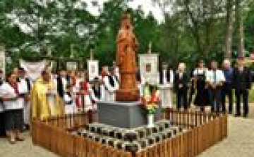 Új szobor Bátonyterenyén