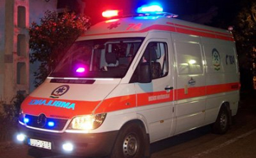 Könnyebb sérülést szenvedtek balesetben salgótarjáni mentősök