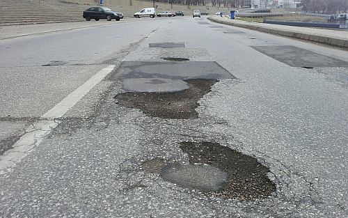 Kátyúznak Bátonyterenyén