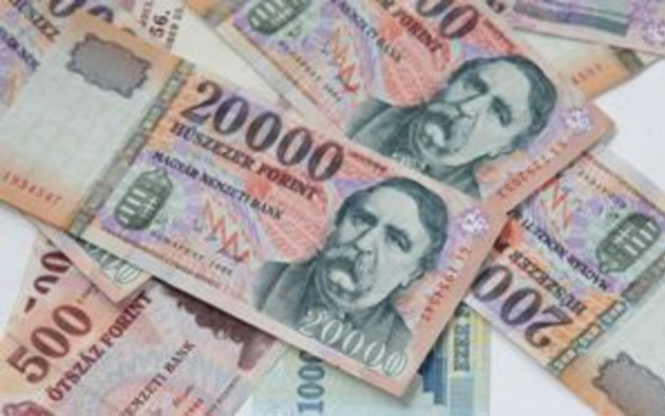 Rablás lett a kéregetés vége