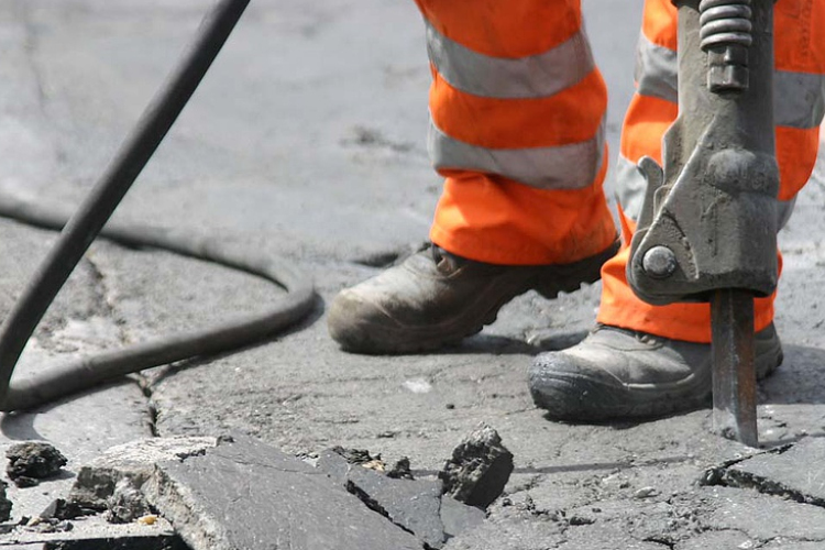 VÉGÉHEZ KÖZELEDNEK A MEGYEI FŐÚTFELÚJÍTÁSOK