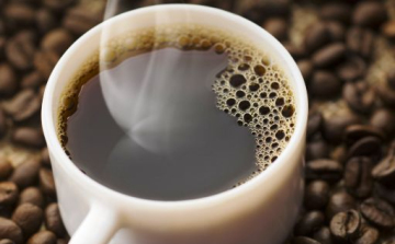 Beszélgetés egy csésze kávé mellett a bűnmegelőzésért Bátonyterenyén