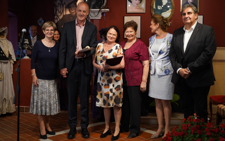 Béres Ilona életmű-kiállítását nyitják meg Mohorán.