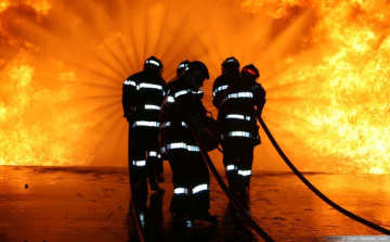 Égő házból mentettek rendőrök és polgárőrök