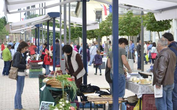 Egyre népszerűbb a termelői piac Balassagyarmaton