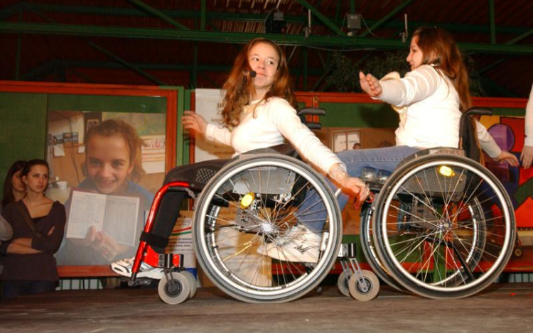 Önkéntesek segítik a fogyatékkal élőket megyénkben