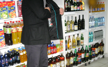 Lebuktak a bolti tolvajok