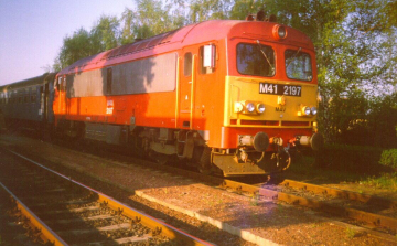 Vonatpótló buszok Somoskőújfalu és Hatvan között