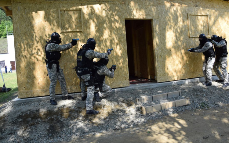 Ismét bevetési egységek versenyeztek - videóval