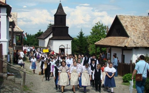Szüreti mulatság Hollókőn