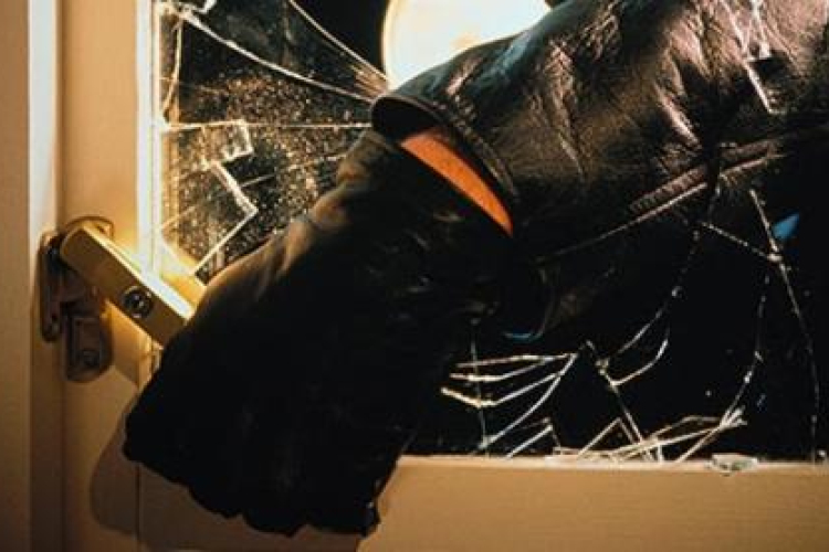 Éjjel törtek haragosukra