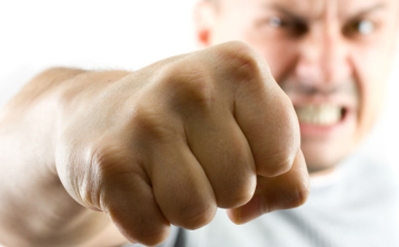 Rendőrkézen a magánlaksértők