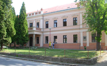 Centenáriumára készül az Ipolysági Magyar Tanítási Nyelvű Gimnázium