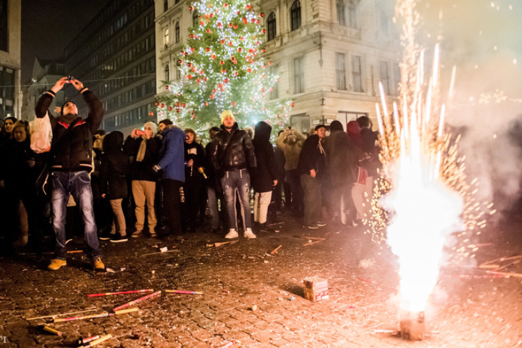 Közlemény! Ha valaki tüzet, bajba jutott embert, állatot lát,