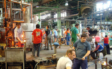 Szakemberképzés a Salgótarjáni Öblösüveggyárban - 1987