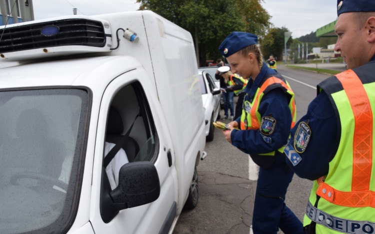 Vezessenek balesetmentesen!